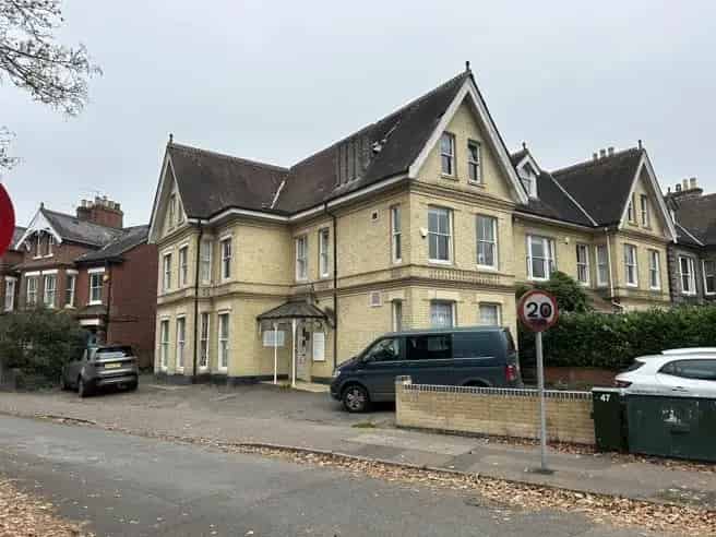 Medical Building For Sale - 4 Treatment Rooms, Car Park