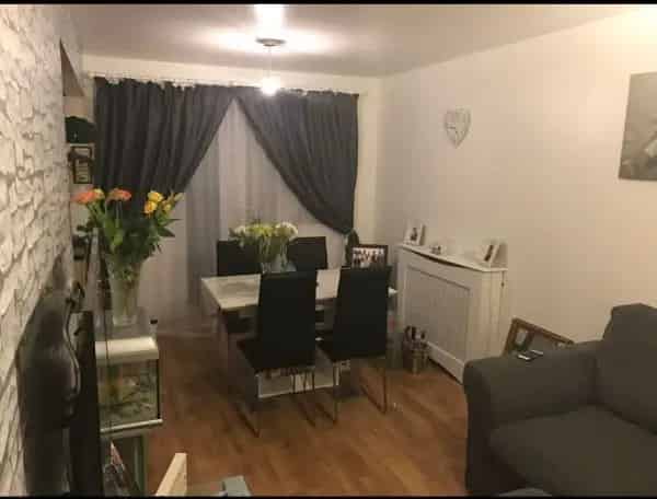 3 Bedroom First Floor Flat Open Plan