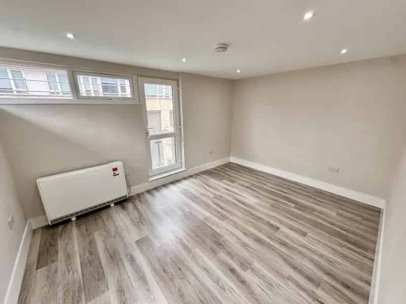 2 bedroom Flat
 To Rent