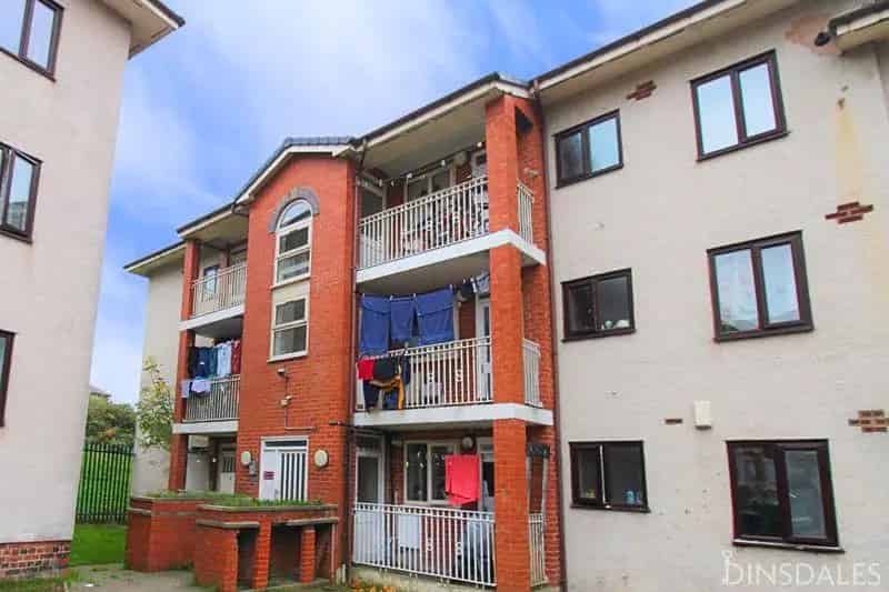2 Bedroom Apartment for Sale in BD8