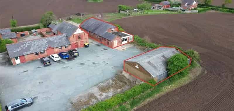 Self Contained Workshop Office 3455 sq ft Leasehold