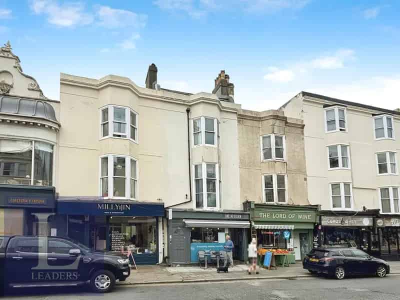 5 Double Bedroom House in Hove Available September
