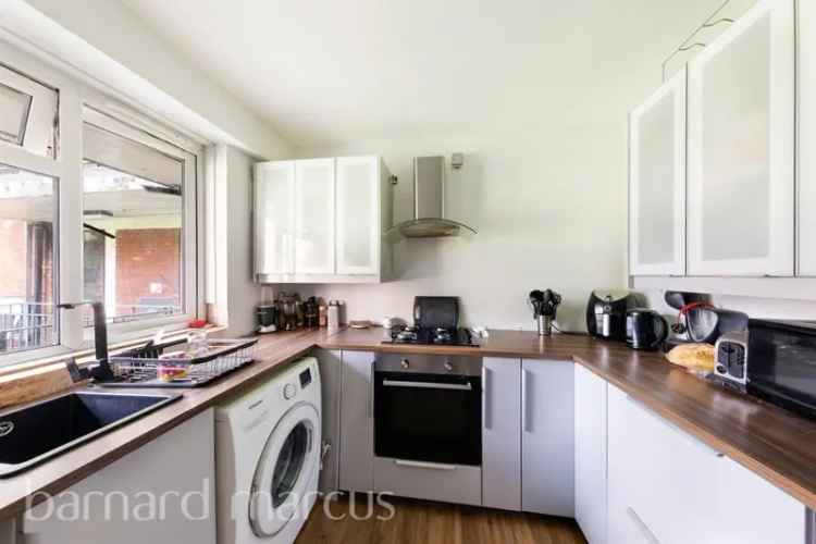 2 Bed House with Parking - Ideal First Time Buy or Investment