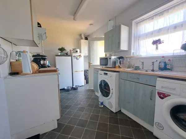  For Rent in Tatworth, England