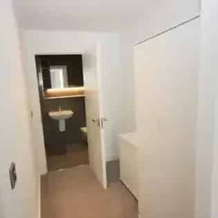 2-Bedroom Apartment Manchester - 106m² Furnished Corner Unit