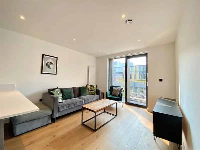 2 Bedroom Apartment House to Rent