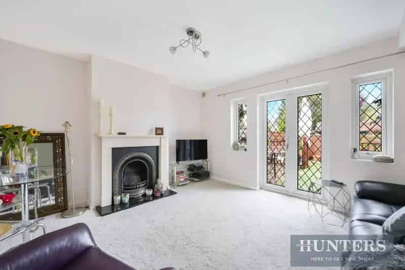 2 bedroom Flat
 For Sale 
Total Size: 729 SQ FT