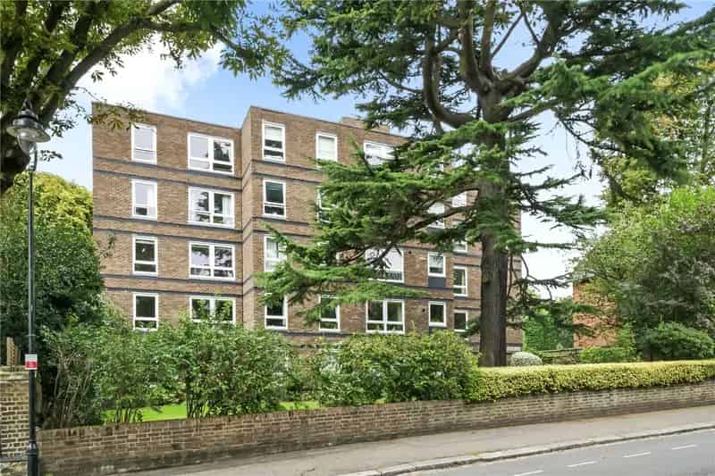 2 Bedroom Apartment Highgate London 805 sq ft