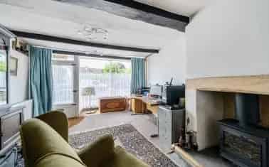 4 Bedroom End Terrace House with 2 Garages and Workshop Near Wellington