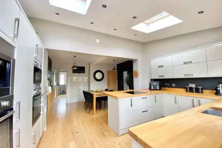 4 bedroom semi-detached house for sale