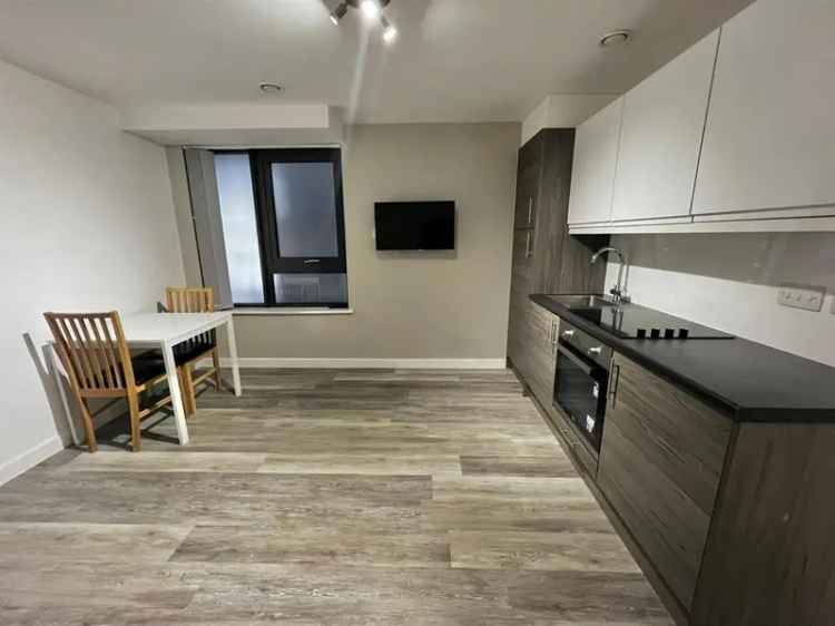 Liverpool City Centre Studio Apartment Available Now