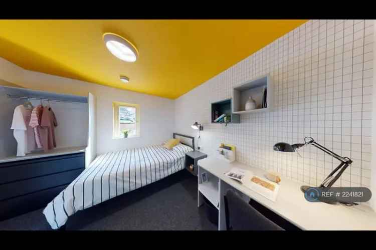 6 Bedroom Semi Detached Student House No Deposit Option