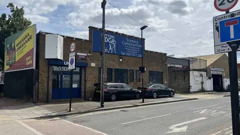 Industrial property For Rent , 1, Western Gateway, London, England