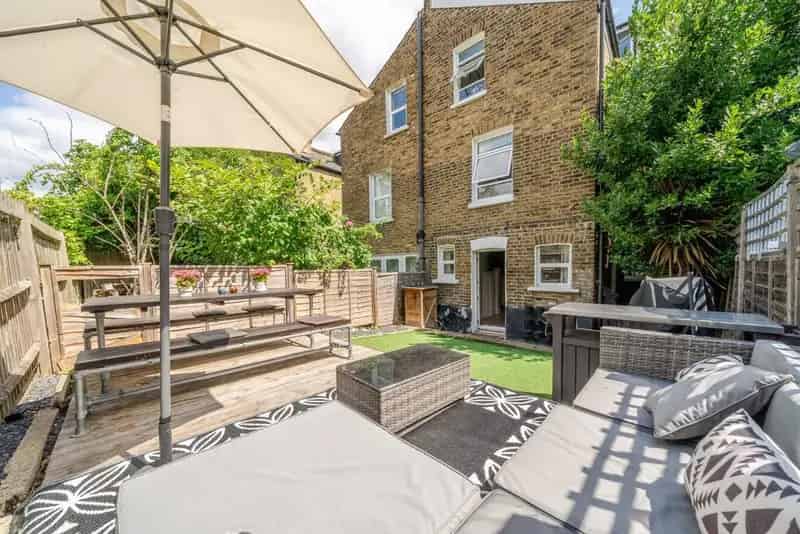 Flat For Sale , London, England