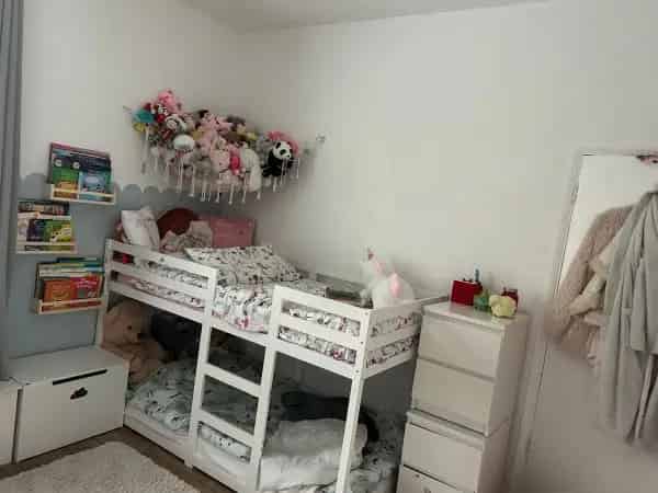 Spacious 1-Bed Flat Near Colliers Wood Underground