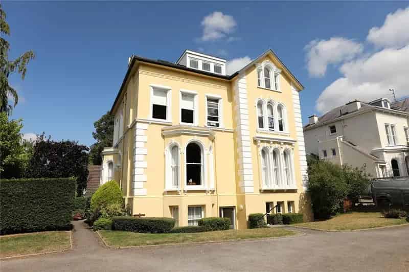 1 Bedroom Apartment for Sale