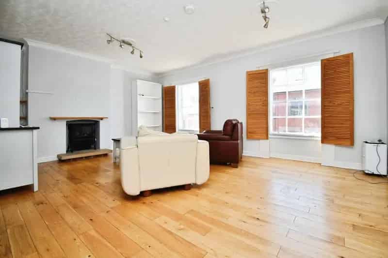 2 Bedroom City Centre Duplex Apartment To Let