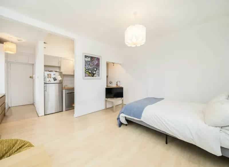 Notting Hill Studio Flat West Views Large Space Separate Kitchen