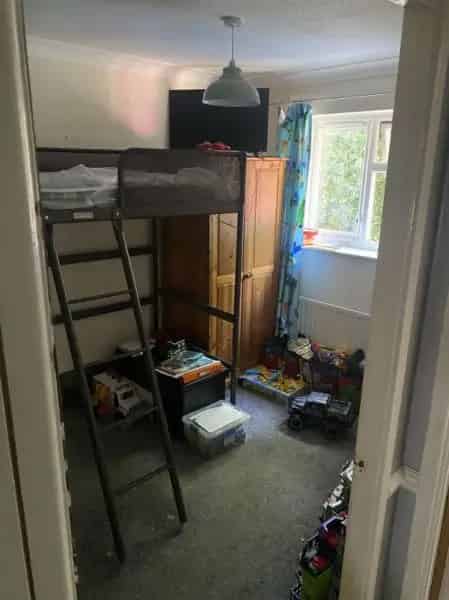 3 Bedroom House with Driveway and Gardens