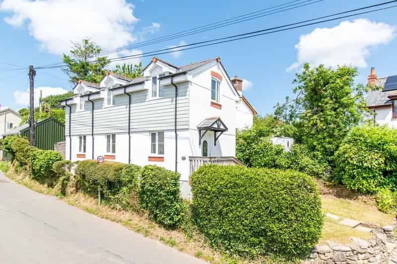 2 bedroom detached house for sale