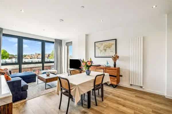 Two Bedroom Apartment Camden Town Ensuite Bathrooms Air Conditioning Roof Terrace