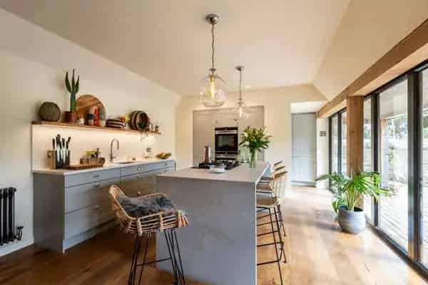 Grade II Listed Home in Stedham with Guest Accommodation Potential