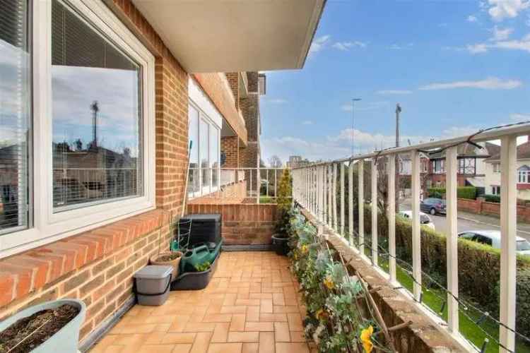 2 bed flat for sale