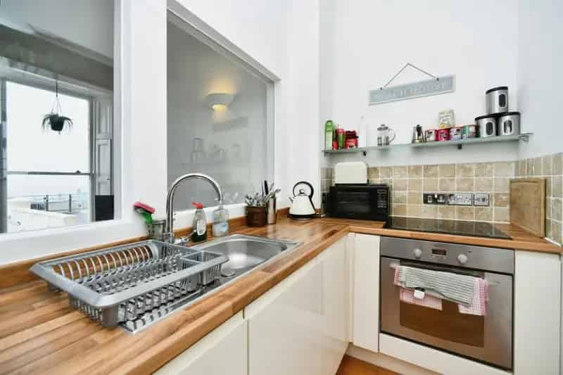 Raised Ground Floor Flat near Brighton Beach - Ideal First Time Buy or Holiday Let