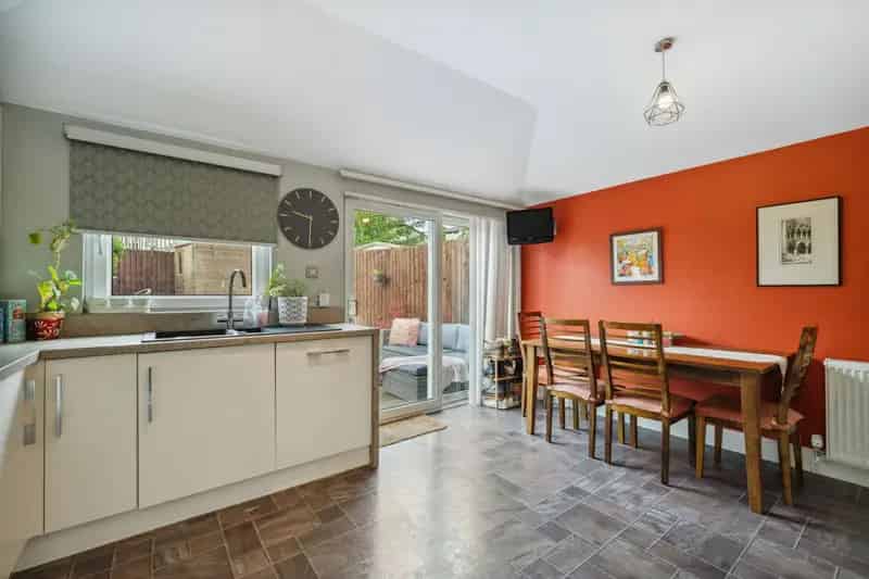 Spacious Mid Terrace Home with Stunning Views and Modern Kitchen