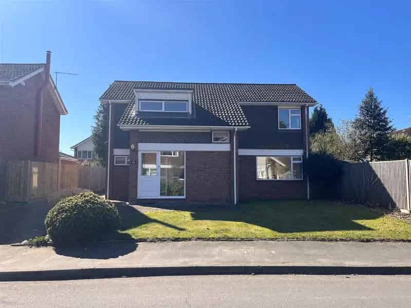 4 Bedroom Detached House for Sale in New Barn