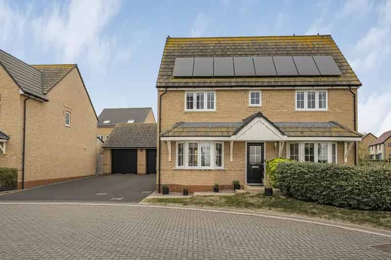 House For Sale , 35, Brudenell, Huntingdonshire, England