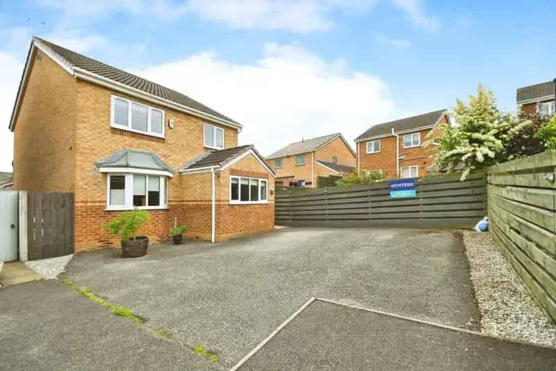 3 Bedroom Detached House For Sale