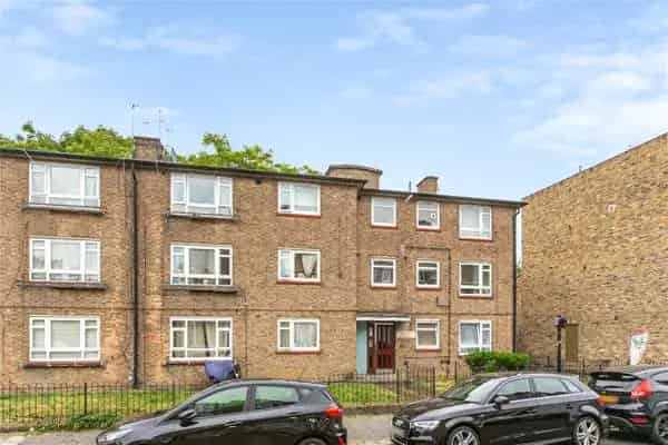 3-Bedroom Flat for Sale near Amenities and Transport