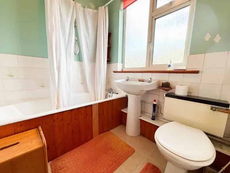 3 bed house for sale