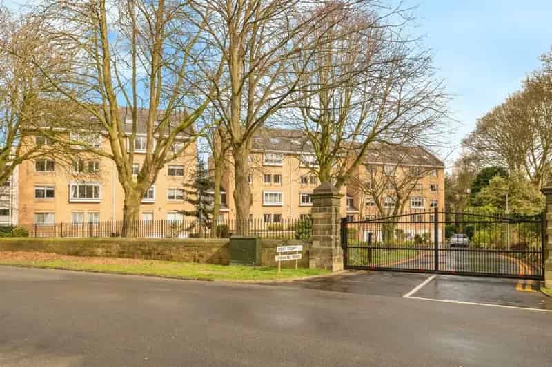Spacious 3-Bedroom Duplex Apartment with Balcony and Modern Amenities