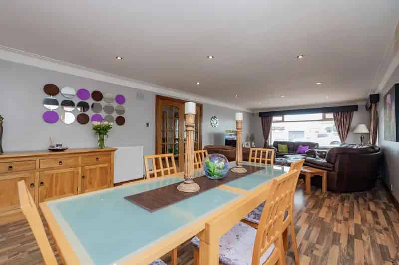 5 Bedroom Detached House Dyce 2 Conservatories Home Bar Ample Parking