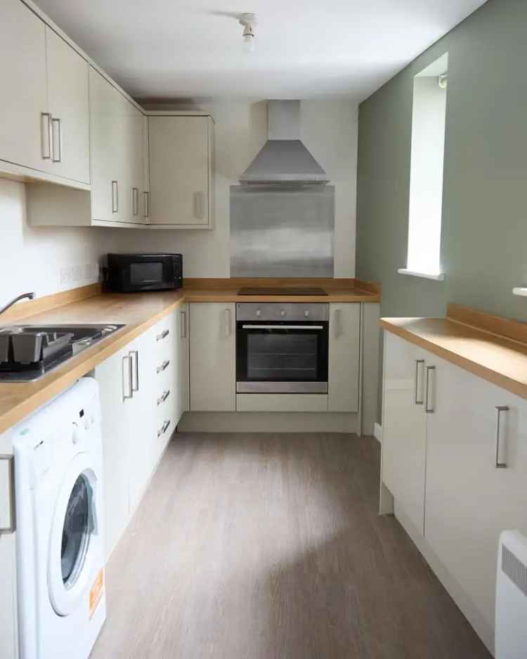 5 Bedroom Flat to Rent for Students and Young Graduates