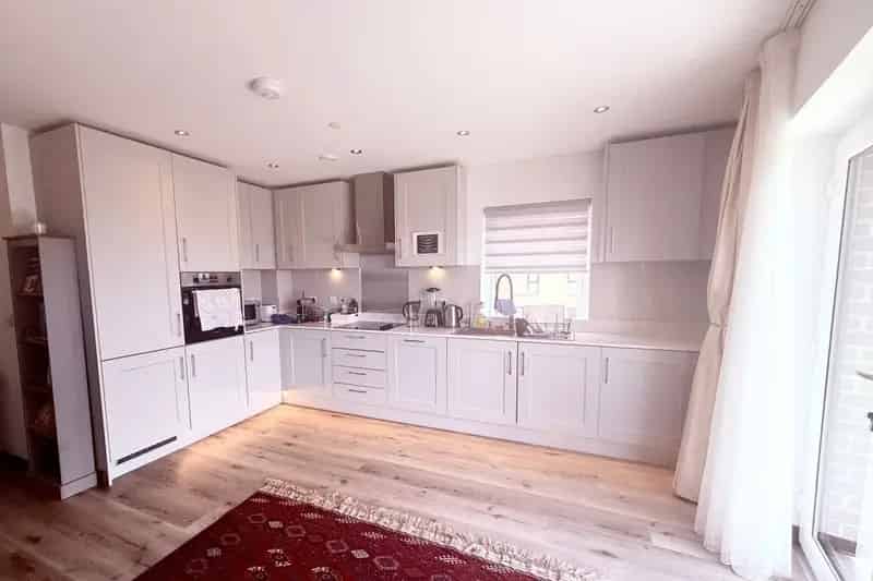 2-Bed 2-Bath Apartment Near Watford Town Centre - Zero Deposit Guarantee
