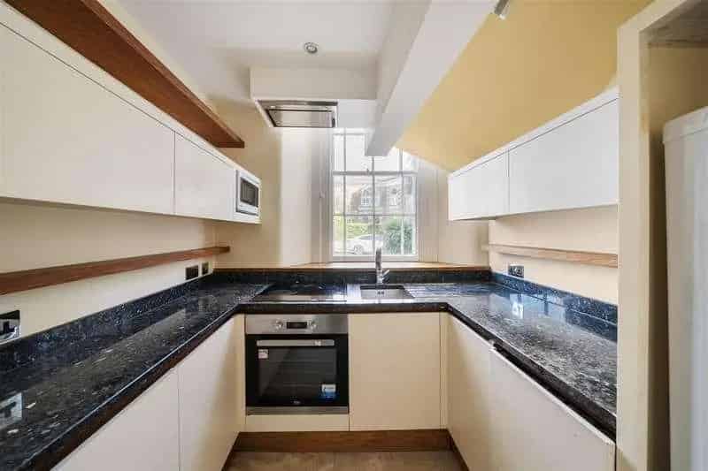 2 Bed Flat for Sale Clifton Period Conversion No Onward Chain