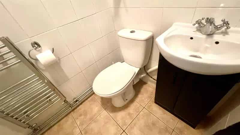 2 Bed Flat for Sale Queens Park Modern Kitchen Garage