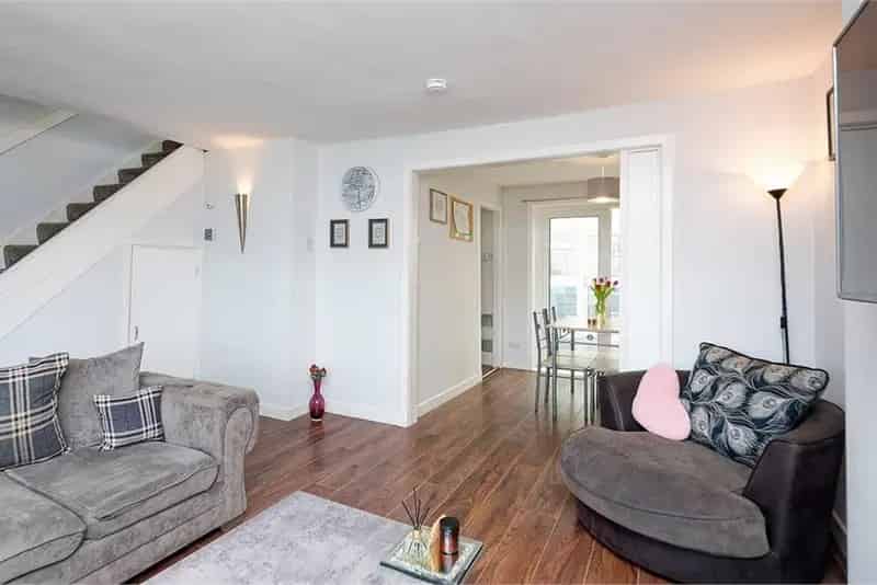 3 Bed Semi Detached House with 2 Reception Rooms and Games Room