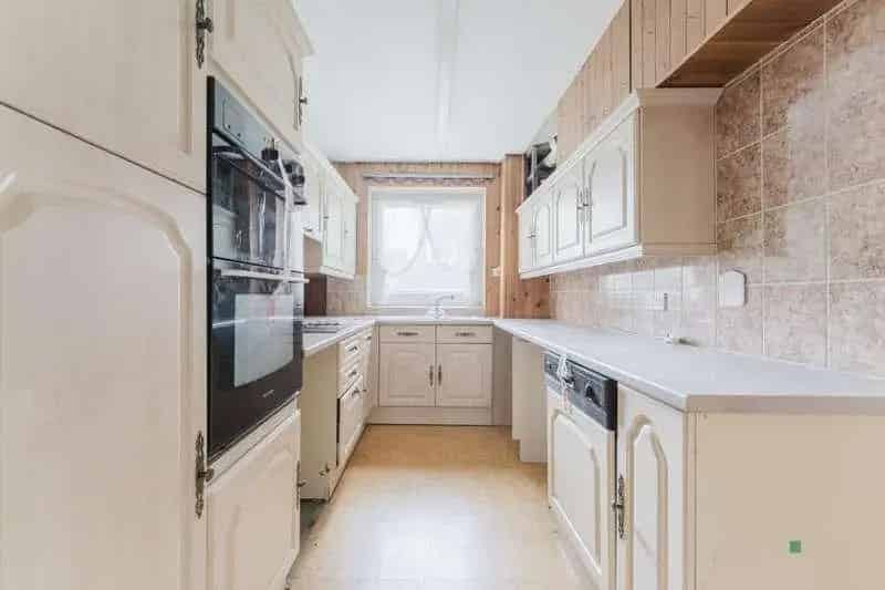 3 bed flat for sale