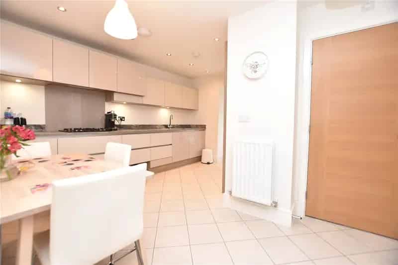Luxury Semi-Detached Home in LS15