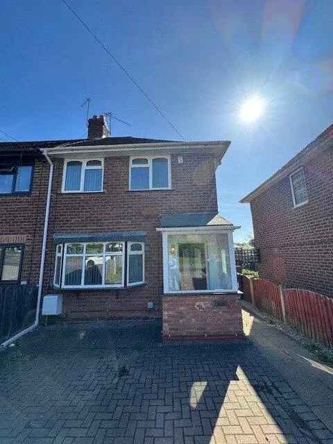 3 Bedroom Semi-Detached House in Quinton