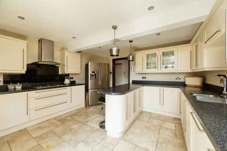 Hayloft - Stylish 4 Bed Family Home in Woolley