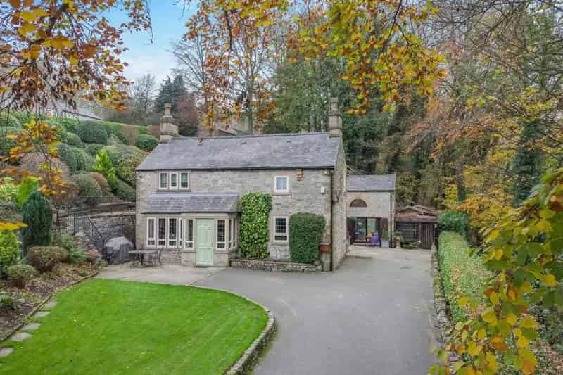 Substantial Four-Bed Detached Stone House with Ancillary Cottage