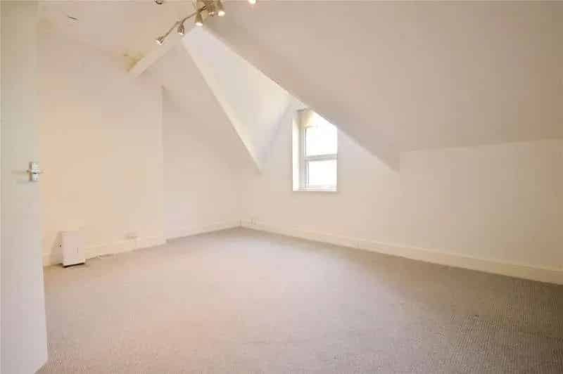 3 Bed Duplex Flat for Sale Thompsons Park