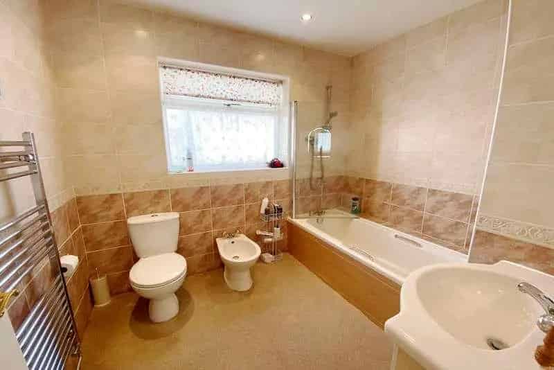 3 Bed Detached Chalet Bungalow For Sale Near Amenities