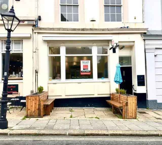 969 SqFt City Centre Lock-up Premises with 3 Dining Areas For Sale