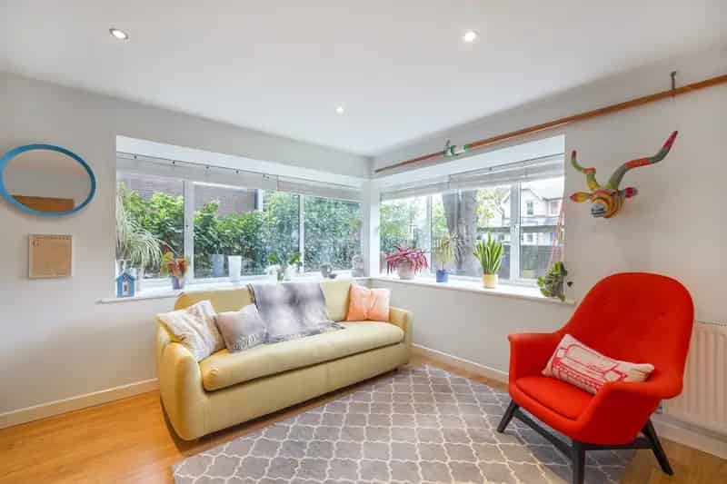 One Double Bedroom Flat Forest Hill SE23 Leasehold Parking